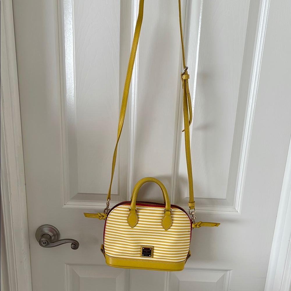 Vibrant Yellow and White Crossbody Bag with Structured Design